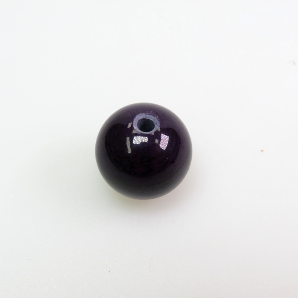 Sugilith Kugel gebohrt (3 mm Bohrung)